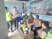 Pastikan Kedisiplinan Personel, Sie Propam Polres Brebes Cek Pospam Ops Lilin Candi di Pintu Masuk Jateng