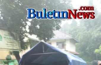 Viral , pengantar MBG memakai mobil bak terbuka , hanya di tutupi kain terpal.
