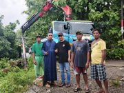 Hujan Deras Disertai Angin Kencang, Pohon Kayu Tumbang Timpa Tiang Listrik di Jalan Poros–Takkalasi Marumpa