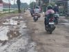 Sudah lama jalan hancur, berlobang warga penguna jalan raya