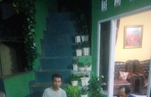 Wujud Kepedulian, Ketua RT 02 kelurahan tidung Muh Ramli Kunjungi Warga Lanjut Usia Sabbi Daeng Ngimi Yang Terbaring Sakit.