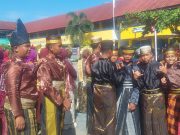 Kelulusan SD Negeri 4 Pinrang berlangsung meriah, orang tua dan siswa kompak kenakan pakaian adat Bugis