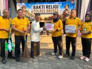 Menyambut HUT Bhayangkara, Polres Brebes Gelar Bakti Religi dan Salurkan Bansos di 5 Tempat Ibadah