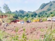 Jejeran Truk Padati Tambang Diduga Ilegal di Desa Belapunrangan Gowa: Jalan Rusak & Debu Membeludak, Publik Desak Polisi Bertindak