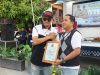 Apresiasi Kepedulian terhadap Seniman Jalanan, KPJ Anugerahi Penghargaan untuk Kapolresta Gowa