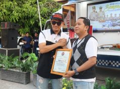 Apresiasi Kepedulian terhadap Seniman Jalanan, KPJ Anugerahi Penghargaan untuk Kapolresta Gowa